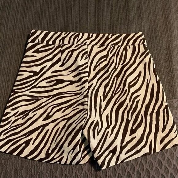 Charter Club High Rise Zebra Print Shorts Size 4 - Picture 8 of 14